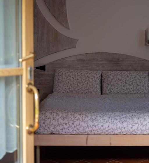 غرفة قياسية رباعية مطلة على الحديقة, B&b Primavera