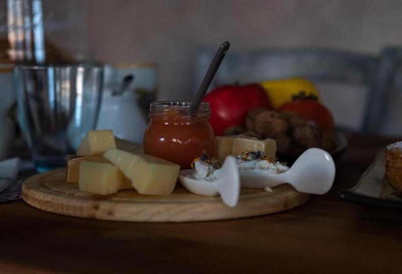 غرفة قياسية رباعية مطلة على الحديقة, B&b Primavera