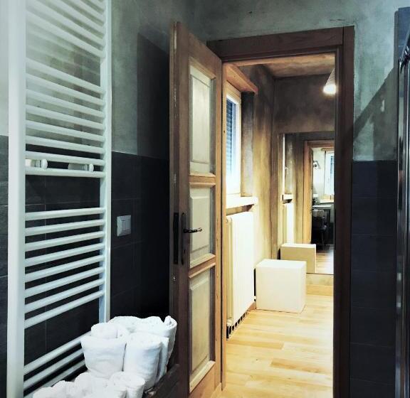 デラックスの４人部屋, Ca Viro