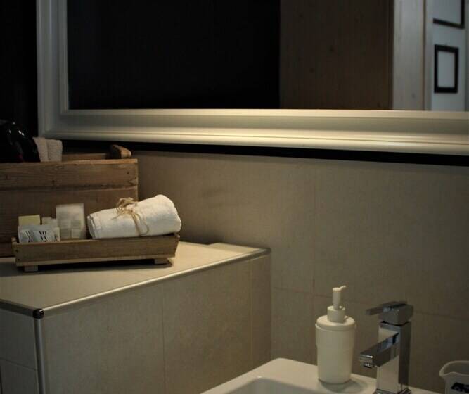 ２ベッドルームアパートメント, Ca Viro