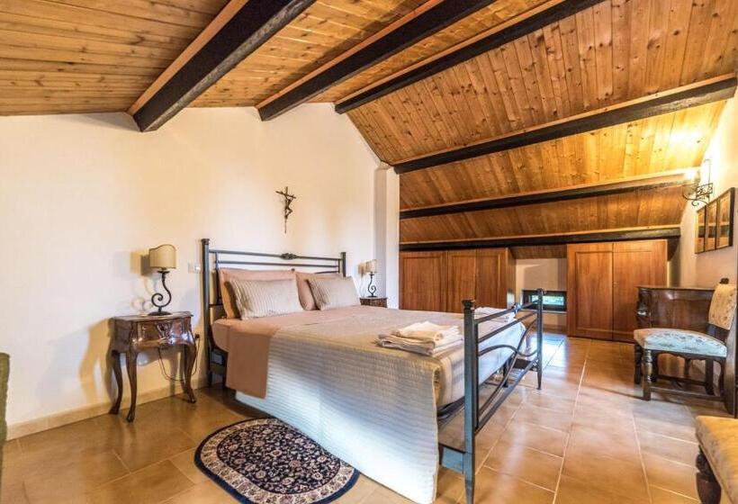 家庭套房, La Sorgente