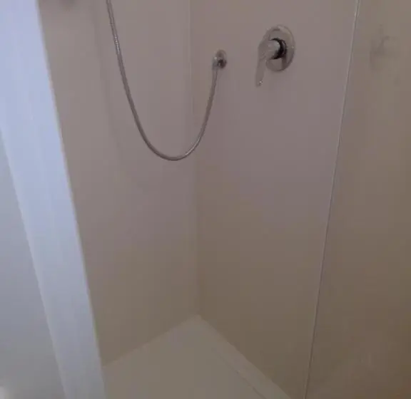 Standard Yhden Hengen Huone, Albergo Motta