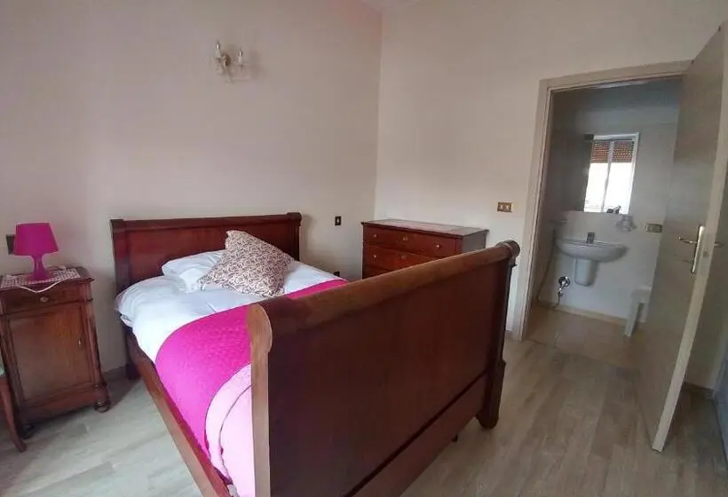 Standard Yhden Hengen Huone, Albergo Motta