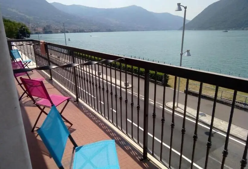 Superior Kolmen Hengen Huone, Albergo Motta