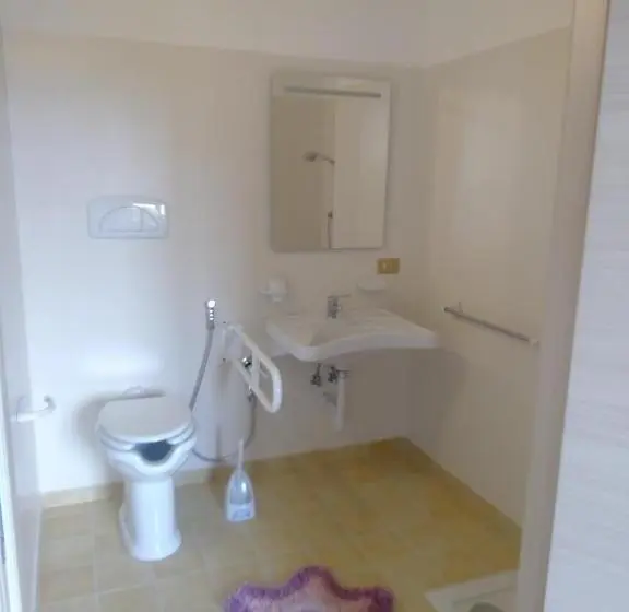 Standard Kolmen Hengen Huone, Albergo Motta