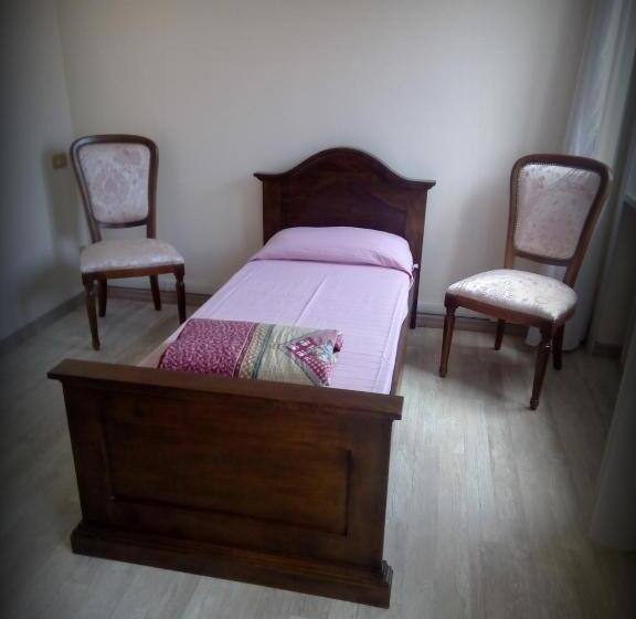 חדר סטנדרט לשלושה, Albergo Motta