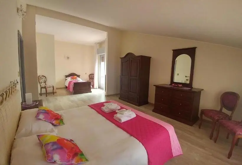 Perhehuone, Albergo Motta