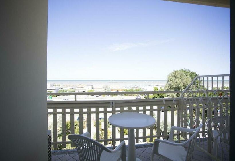 اتاق استاندارد با چشمانداز دریا, Bisanzio