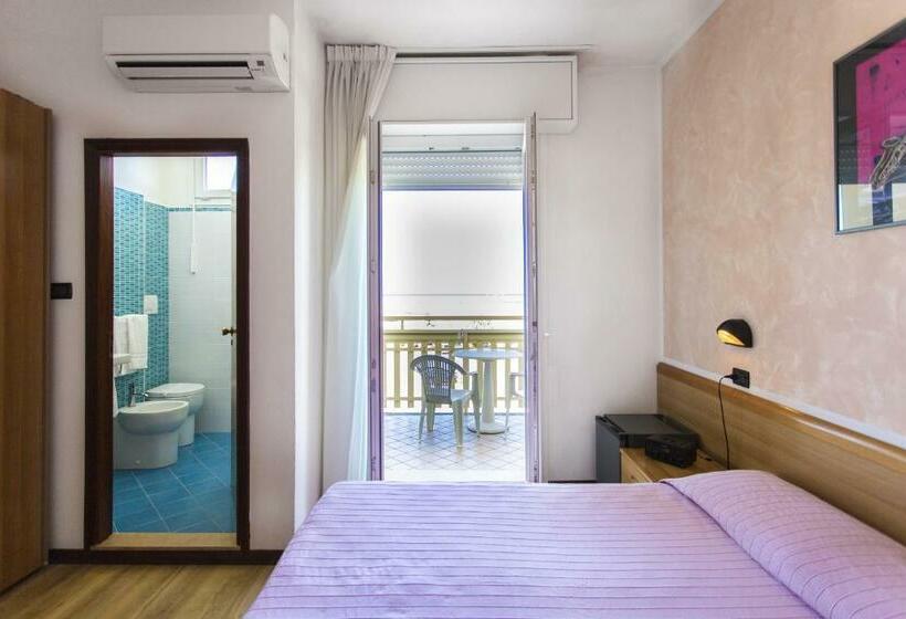 اتاق استاندارد با چشمانداز دریا, Bisanzio