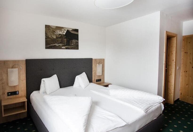 经济房, Der Dolomitenhof   Tristach