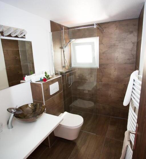 スタンダードルーム, Eden