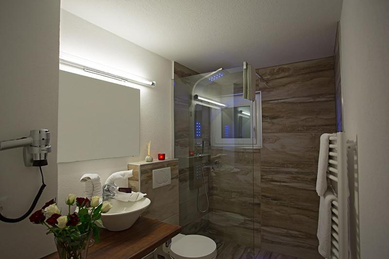 スタンダードルーム, Eden