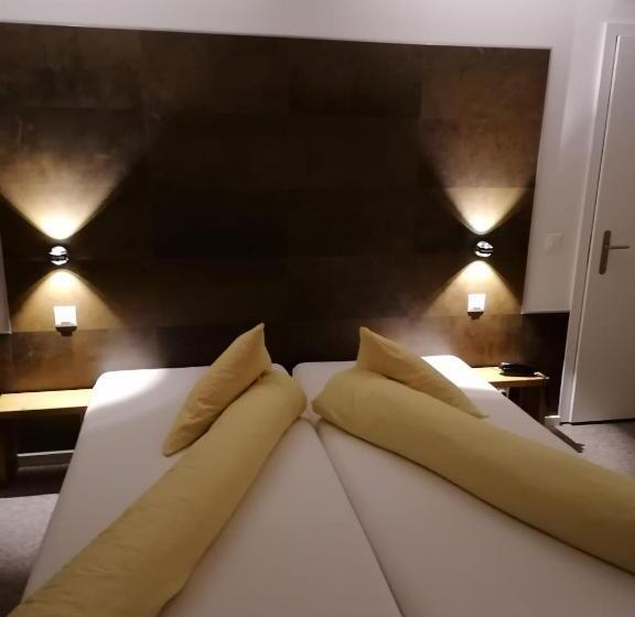 ファミリールーム, Eden