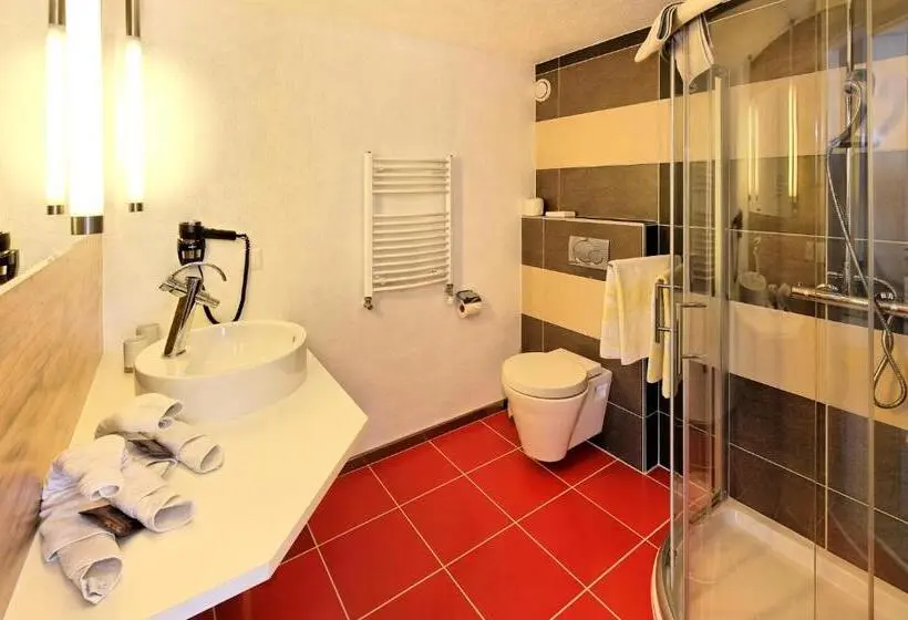 Suite, Eden
