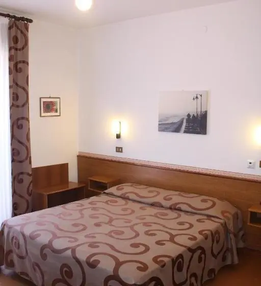 Economy Zimmer, Helga