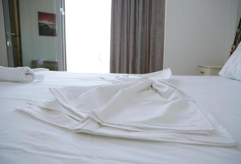 Triple Room Sea View, Te Stefi