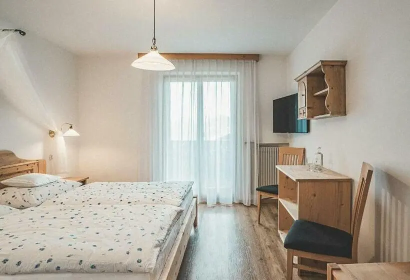 Standard-huone Puutarhanäkymä, Turmwies
