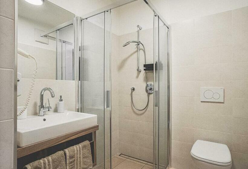 ガーデンビュースタンダードルーム, Turmwies