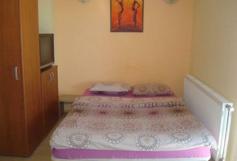 اتاق استاندارد یک نفره, Linda Bed And Breakfast