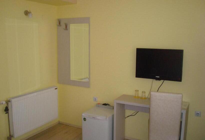 اتاق استاندارد, Linda Bed And Breakfast