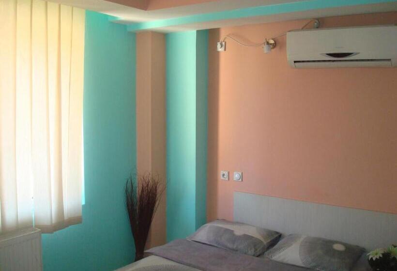 اتاق استاندارد, Linda Bed And Breakfast