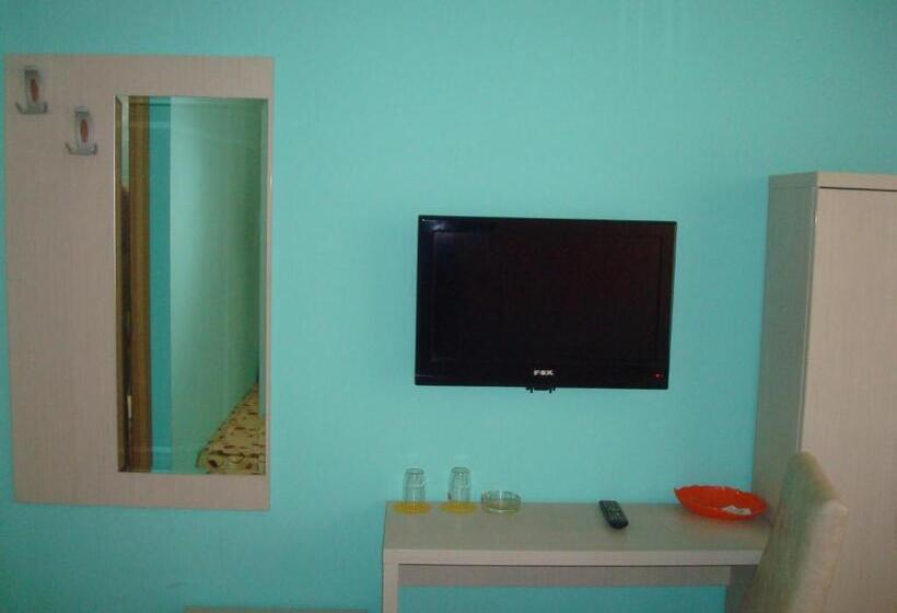 اتاق استاندارد سه نفره, Linda Bed And Breakfast