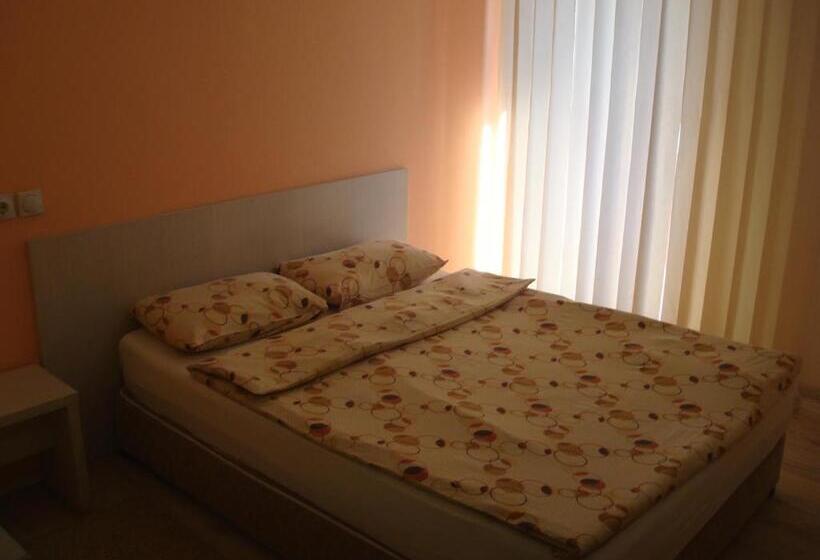 اتاق استاندارد چهار تخته, Linda Bed And Breakfast