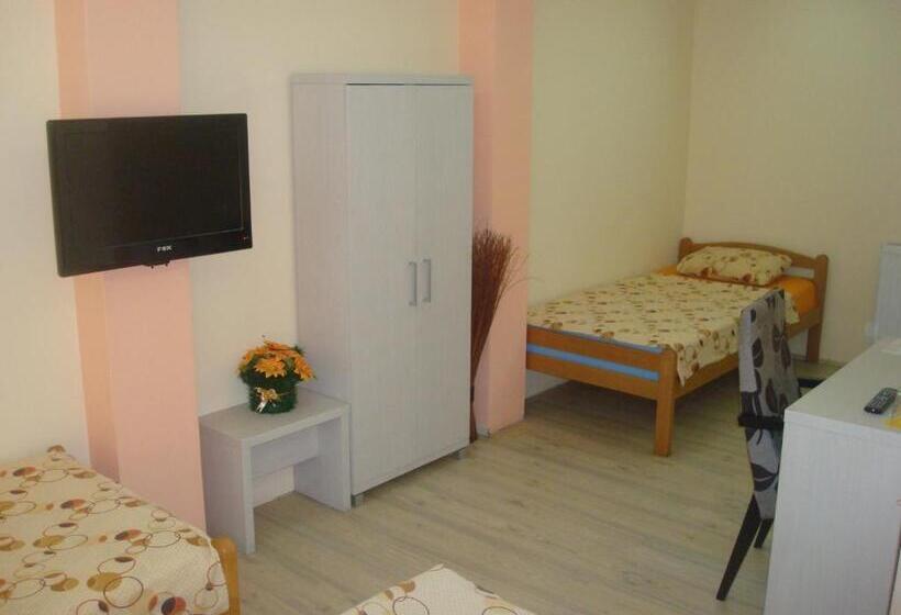 اتاق استاندارد چهار تخته, Linda Bed And Breakfast