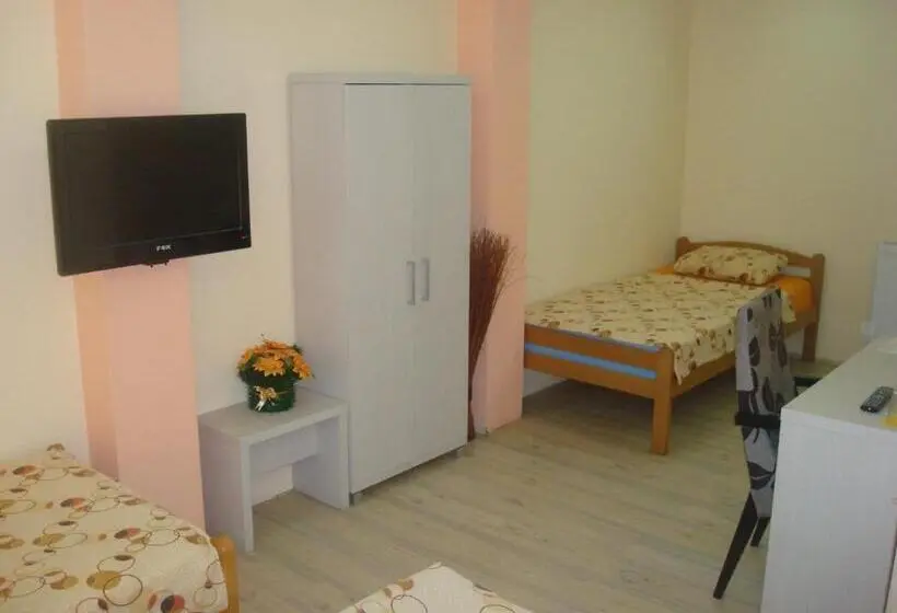 اتاق استاندارد چهار تخته, Linda Bed And Breakfast