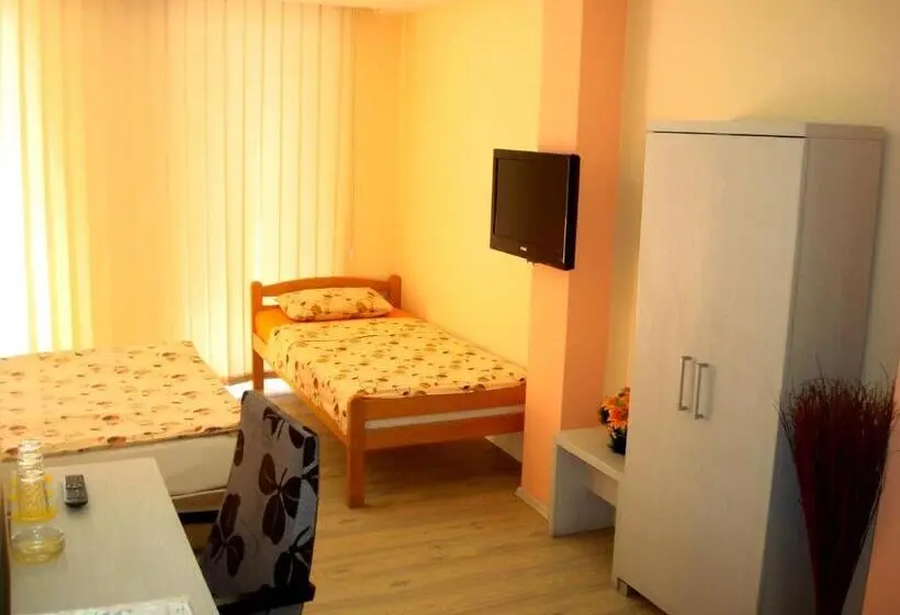 اتاق استاندارد چهار تخته, Linda Bed And Breakfast