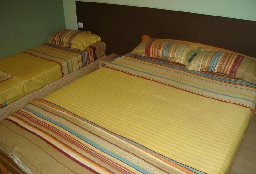 اتاق ساده سه نفره, Linda Bed And Breakfast