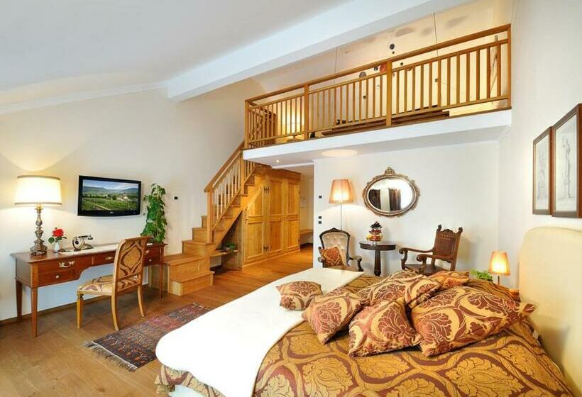 סוויטה, Schloss Hotel Korb