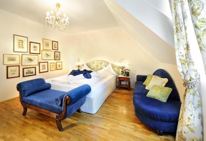 סוויטה, Schloss Hotel Korb