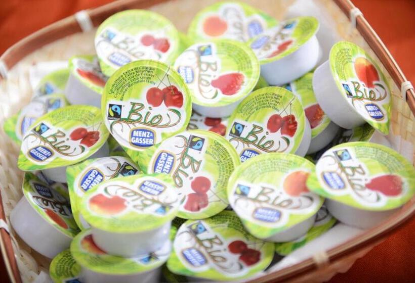 غرفة قياسية مطلّة علي الحديقة, Villa Pinetina B&b