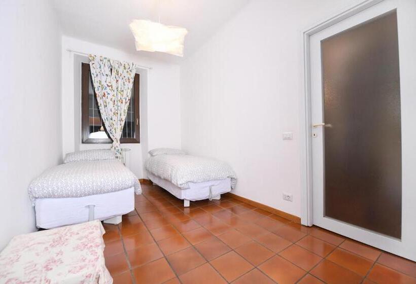 شقة ديلوكس غرفة واحدة, Villa Pinetina B&b