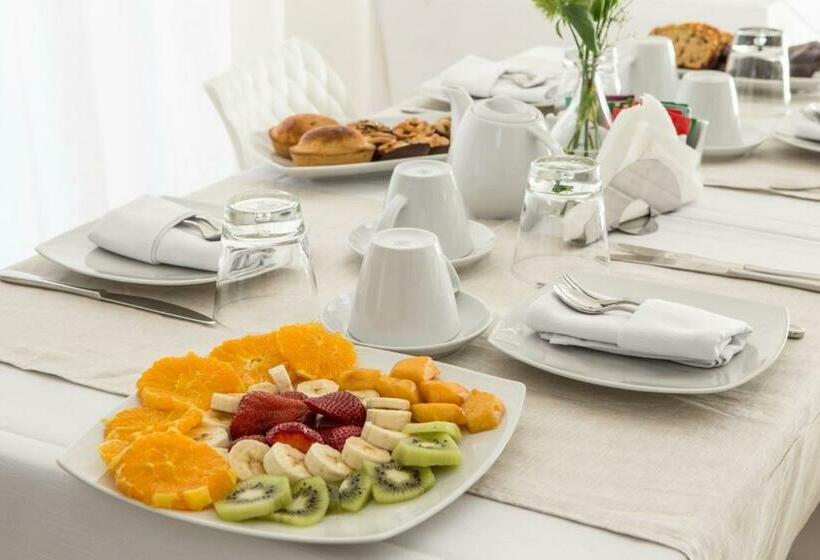 Deluxe Svit, B&b Aries