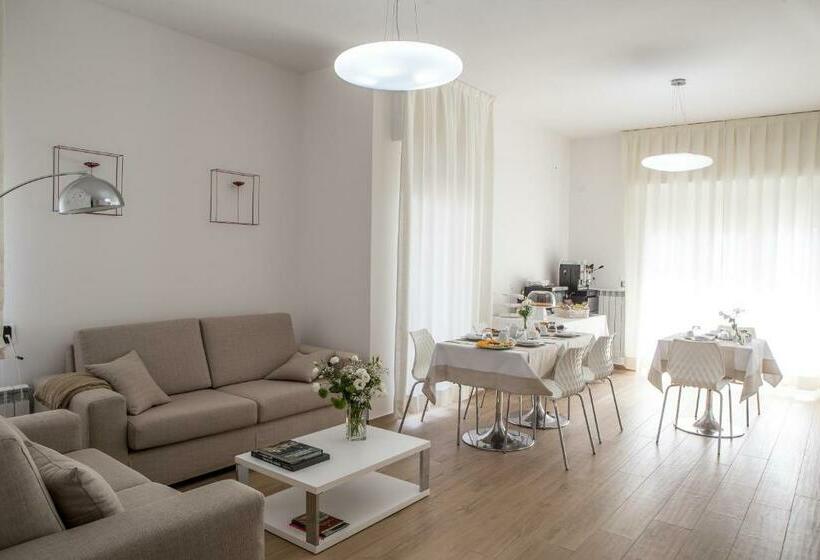 Deluxe Svit, B&b Aries