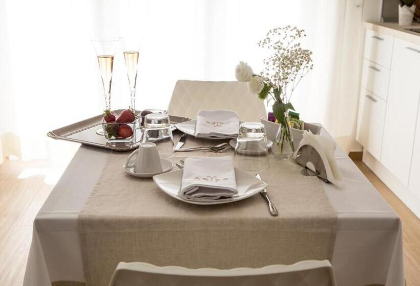 Deluxe Svit, B&b Aries