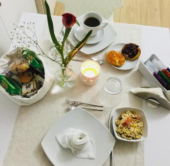 Deluxe Svit, B&b Aries