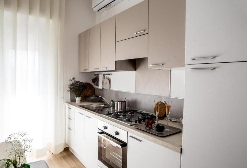 Deluxe Svit, B&b Aries