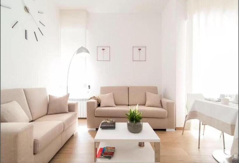 Deluxe Svit, B&b Aries