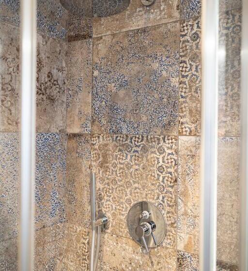 高级单人间, Abc