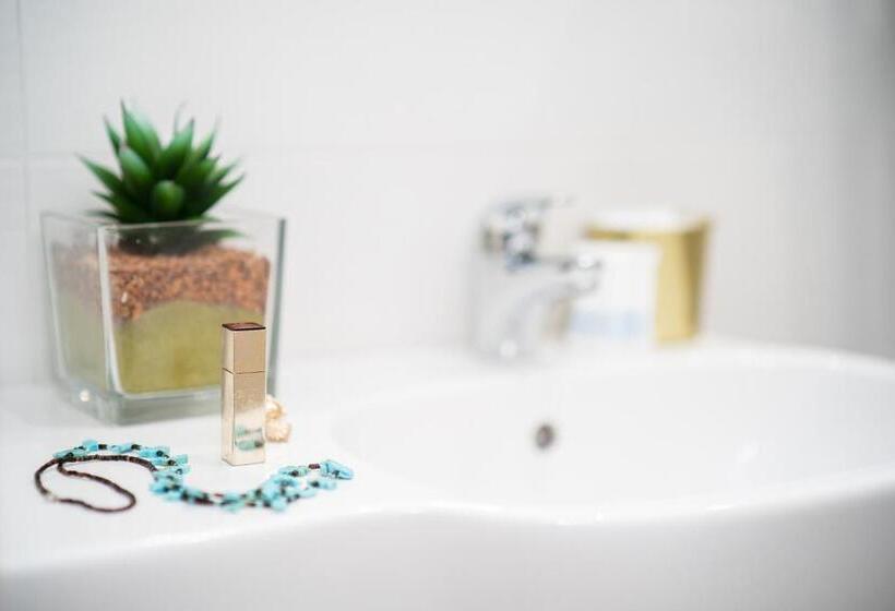 经典四人房间, Abc