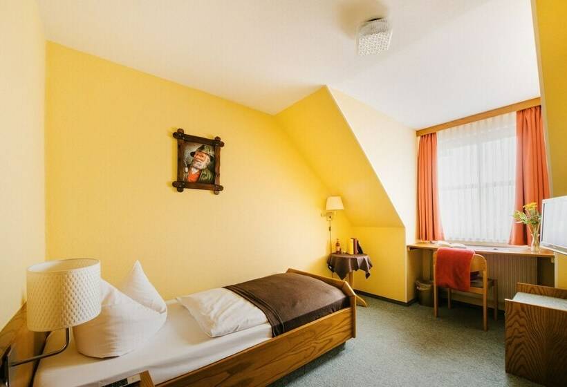 اتاق استاندارد یک نفره, Achtermann