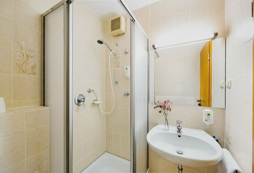 اتاق استاندارد, Achtermann