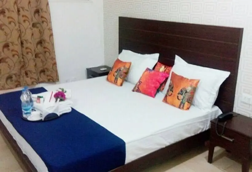 Executive perhehuone, Adhunik Hotel Neemrana