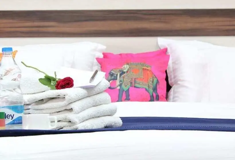 Executive perhehuone, Adhunik Hotel Neemrana