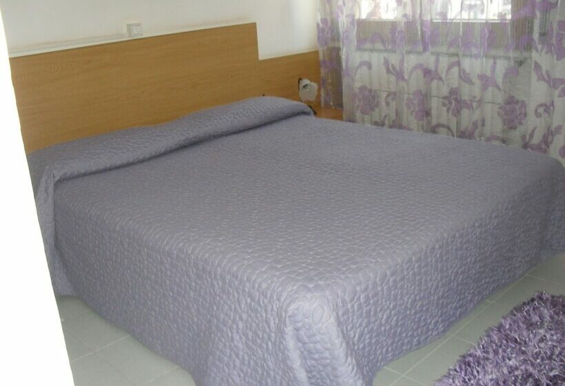 اتاق استاندارد سه نفره, Al Caminetto