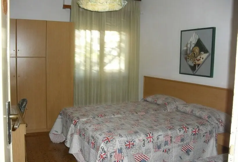 اتاق استاندارد سه نفره, Al Caminetto