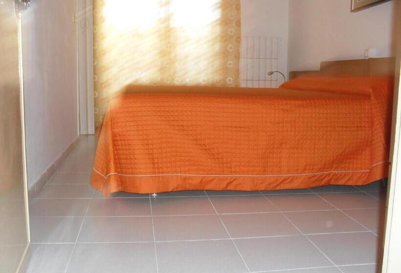 اتاق استاندارد یک نفره, Al Caminetto